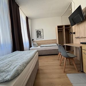 Zimmer mit zwei Einzelbetten